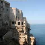 Sono le case del centro storico di Polignano...